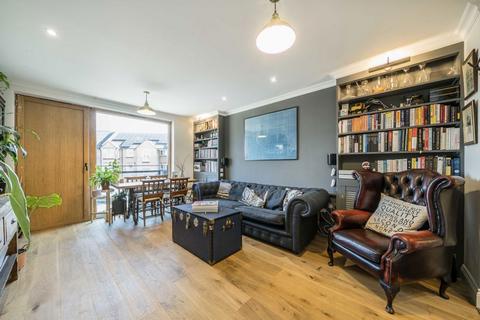 2 bedroom flat for sale, Mare Street, London E8