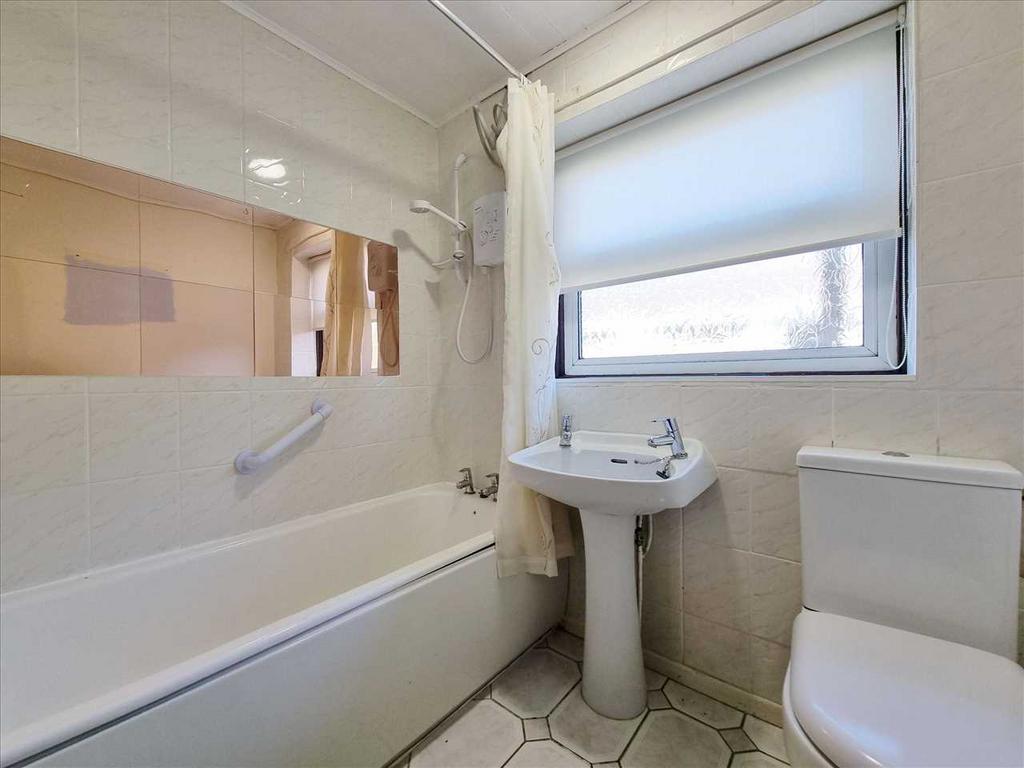 Family Bathroom: