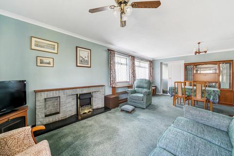 2 bedroom bungalow for sale, The Paddock, Hampshire GU26