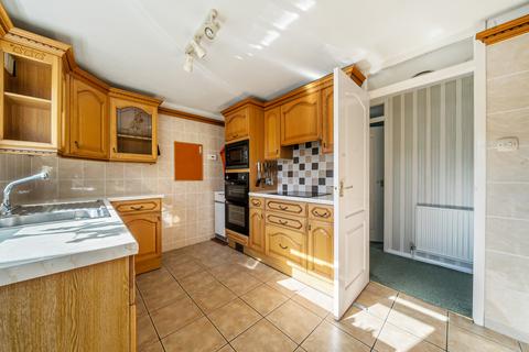 2 bedroom bungalow for sale, The Paddock, Hampshire GU26