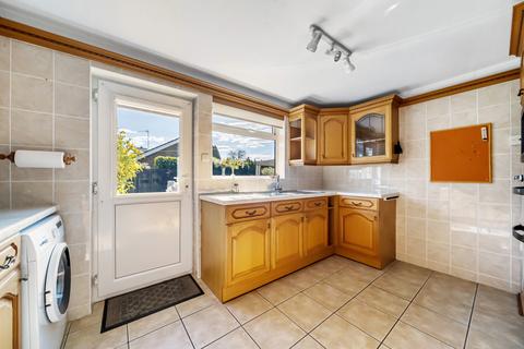 2 bedroom bungalow for sale, The Paddock, Hampshire GU26