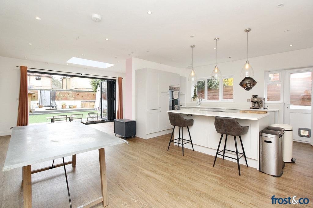 Dining to Kitchen