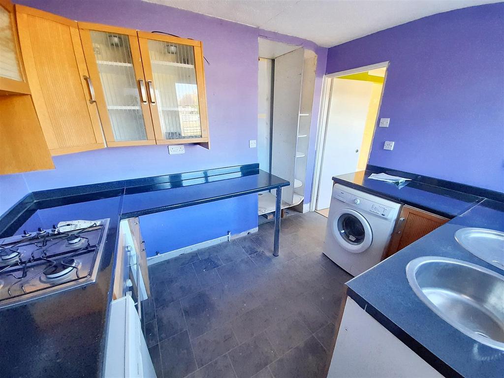 Kitchen 1 new.jpg