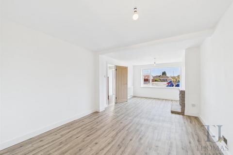 3 bedroom semi-detached house for sale, Gisburn Close, Silverdale, Nottingham