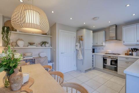 3 bedroom semi-detached house for sale, Mercer Close, Bromsgrove, B61