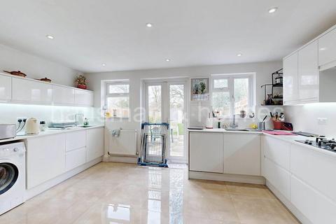 4 bedroom house for sale, Holders Hill Road, NW7
