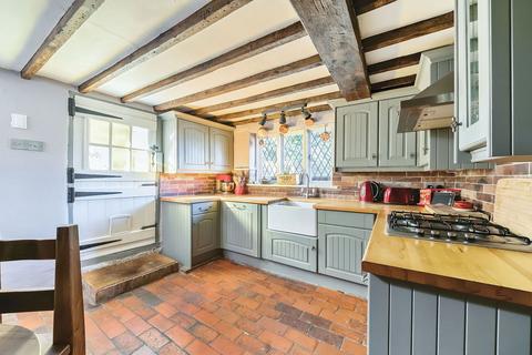 1, Forge Cottages High Street, Limpsfield, Oxted, RH8 0DT