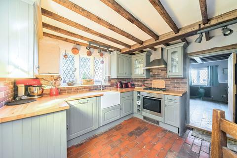 1, Forge Cottages High Street, Limpsfield, Oxted, RH8 0DT