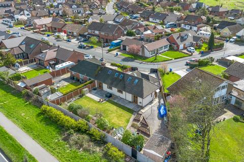 2 bedroom semi-detached bungalow for sale, Cotswold Avenue, Lowton, WA3