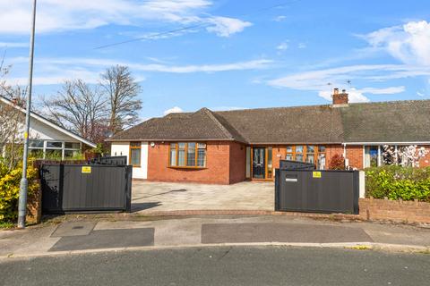 2 bedroom semi-detached bungalow for sale, Cotswold Avenue, Lowton, WA3
