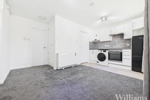 undefined, Batchelor Close, Aylesbury HP20