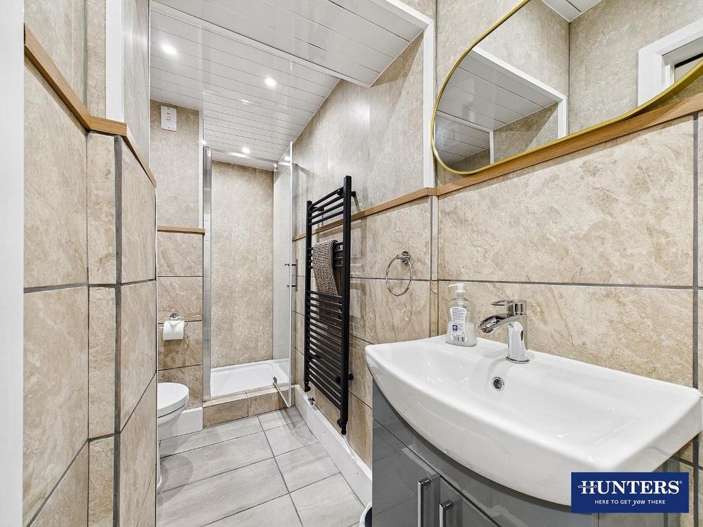 Apt 4 Shower Room