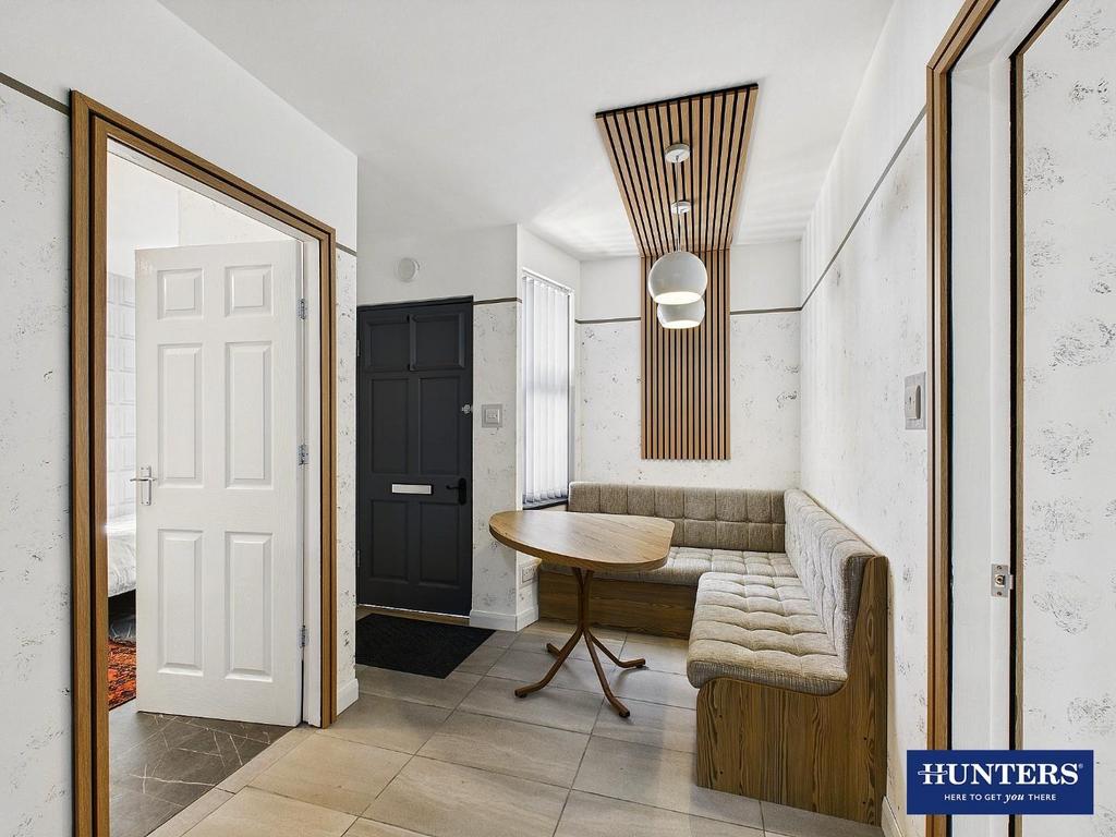 Apt. 4 Entrance Hall