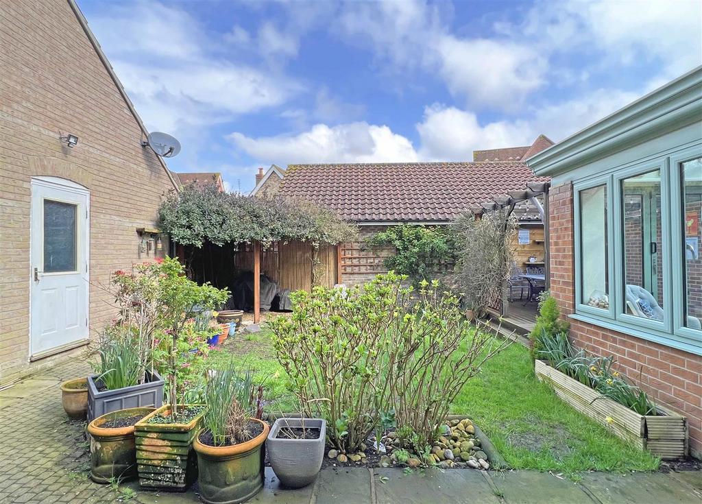 Rear Garden b.jpg