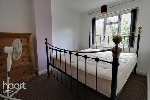 3 bedroom semi-detached house to rent, Bramingham Road, LUTON