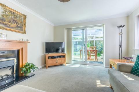 3 Glen Close, Polegate, BN26 5PG