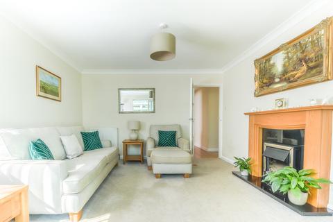 3 Glen Close, Polegate, BN26 5PG