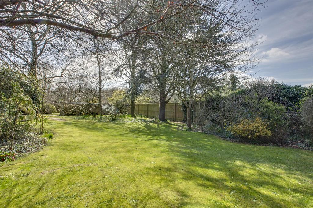 40 Wycombe Road, HP15 6 RY-17.jpg