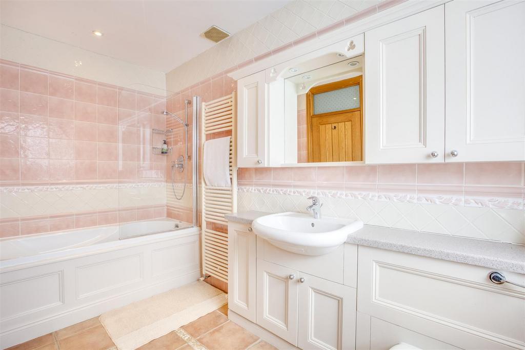 40 Wycombe Road, HP15 6 RY-2.jpg