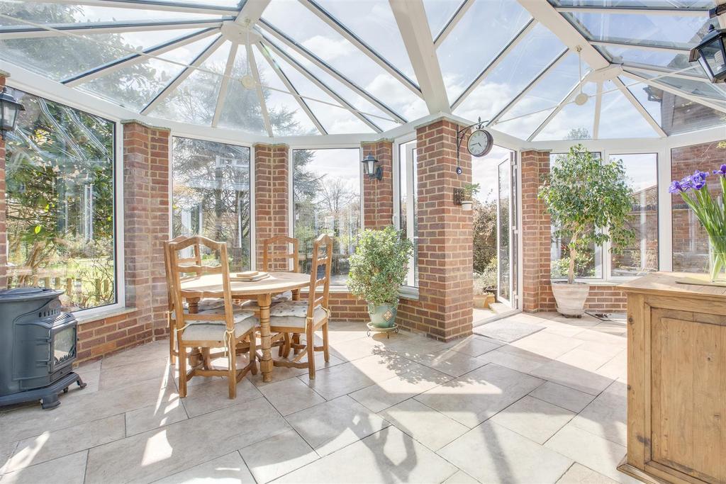 40 Wycombe Road, HP15 6 RY-15.jpg