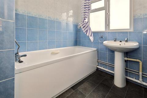 2 bedroom flat to rent, Bedfordwell Court, Upperton, BN22