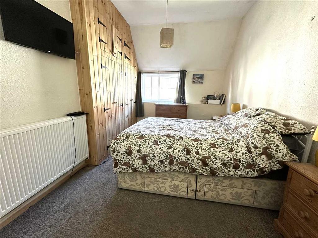 Bedroom (front)