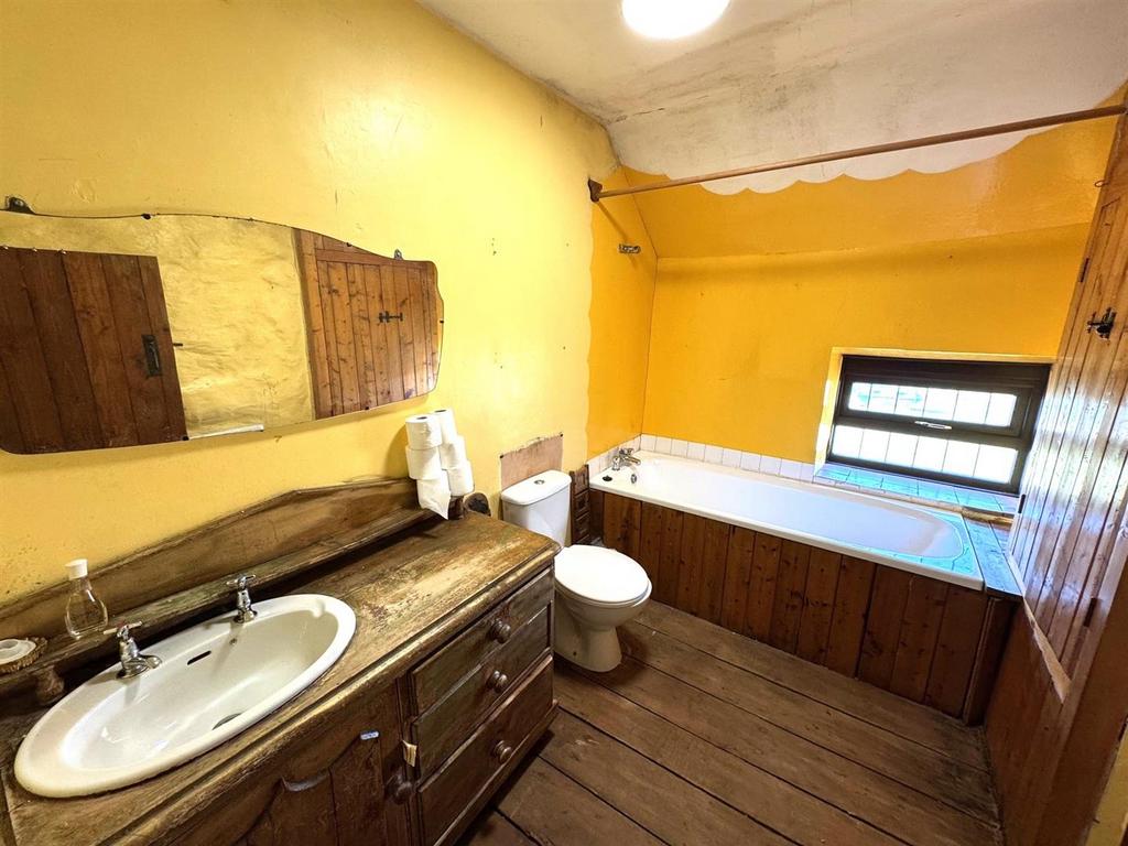 Bathroom.jpg