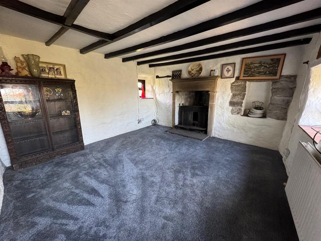 Livingroom.jpg