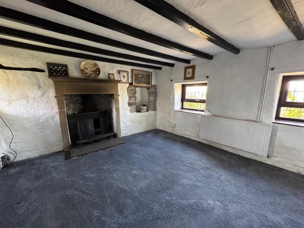 Livingroom2.jpg