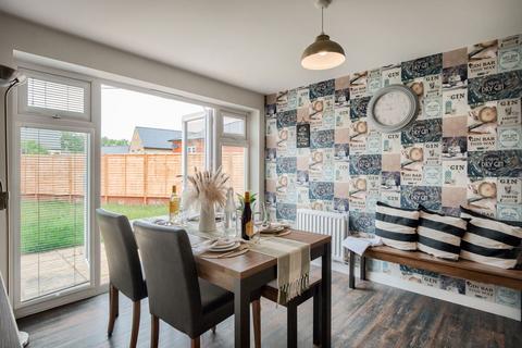 5 bedroom detached house for sale, Roberts Road, Silverstone NN12