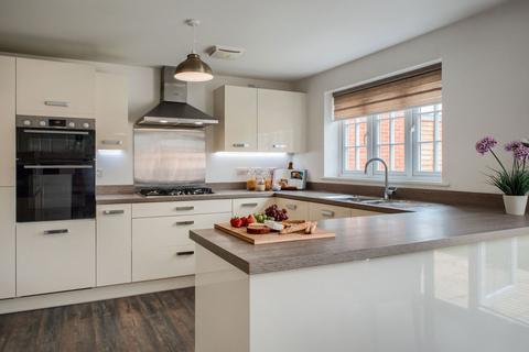 5 bedroom detached house for sale, Roberts Road, Silverstone NN12