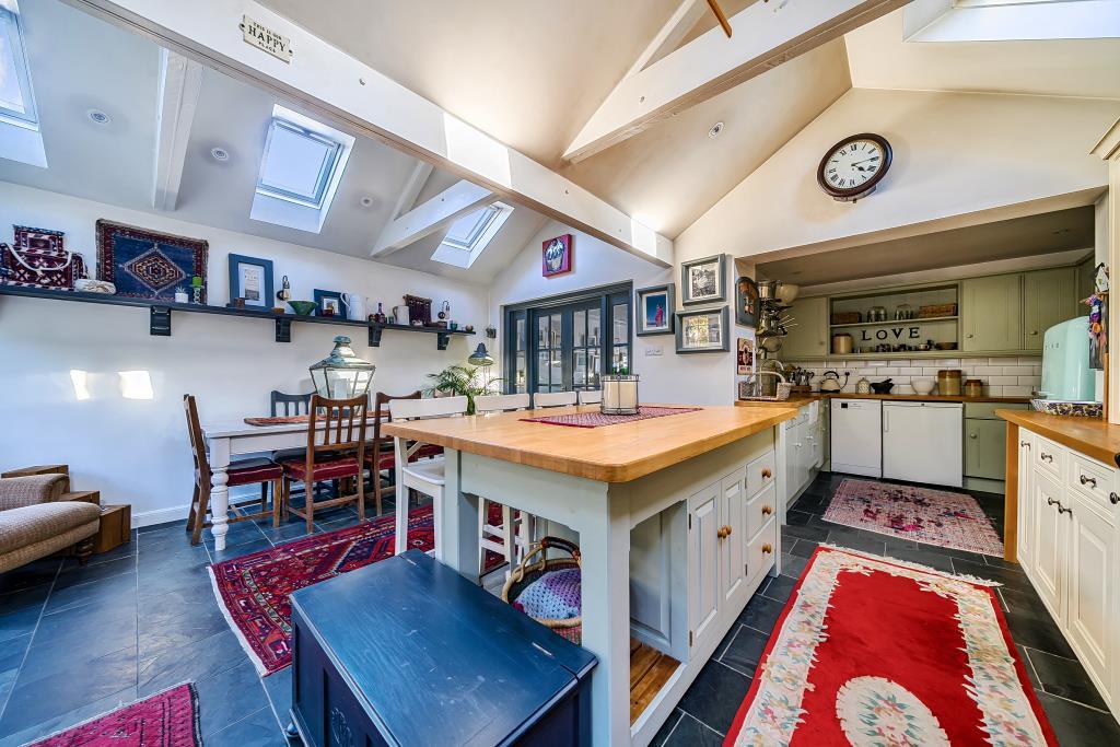 Kitchen / Dining