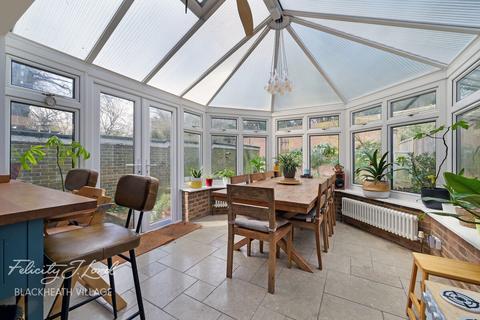 27 Kenilworth Gardens, London, SE18 3JB
