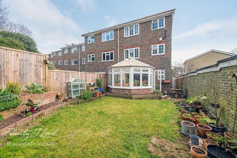 27 Kenilworth Gardens, London, SE18 3JB