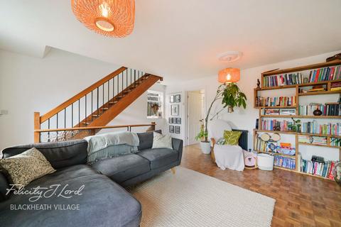 3 bedroom end of terrace house for sale, Kenilworth Gardens, London