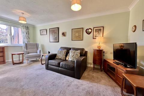 1 bedroom retirement property for sale, Spalding Court, Cedar Avenue, Chelmsford
