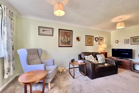 1 bedroom retirement property for sale, Spalding Court, Cedar Avenue, Chelmsford