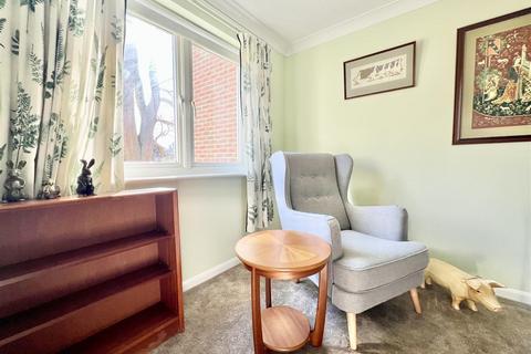 1 bedroom retirement property for sale, Spalding Court, Cedar Avenue, Chelmsford