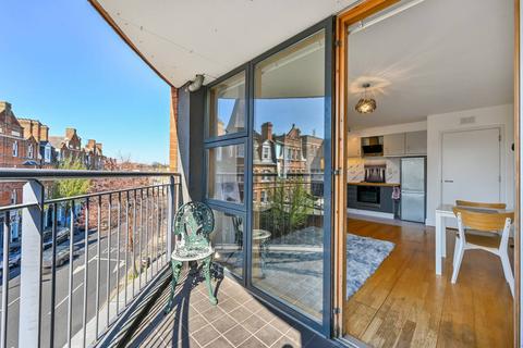 2 bedroom flat for sale, Newington Green, Newington, London, N16
