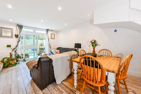 3 bedroom semi-detached house for sale, Albion Road, Stoke Newington, London, N16