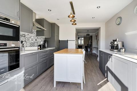 21 Chilcot Close, London, E14 6AN