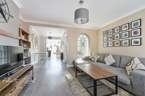 21 Chilcot Close, London, E14 6AN