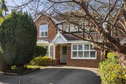 17 Danehurst Close, Egham, TW20 9PX