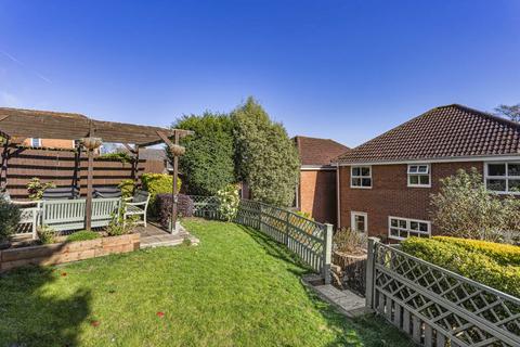 17 Danehurst Close, Egham, TW20 9PX