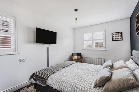 17 Danehurst Close, Egham, TW20 9PX