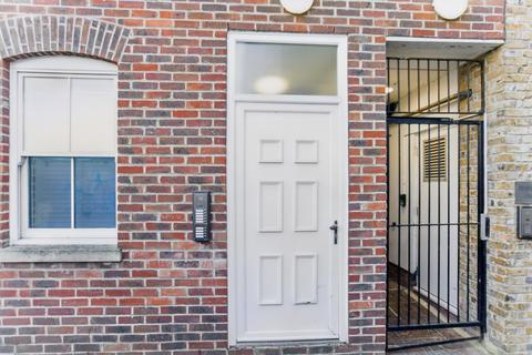1 bedroom flat for sale, High Street, Gravesend DA11