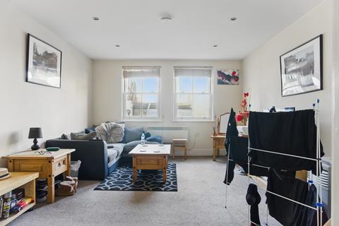1 bedroom flat for sale, High Street, Gravesend DA11