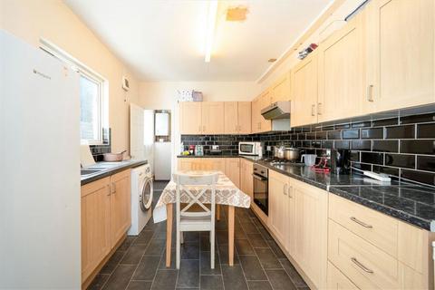 3 bedroom terraced house for sale, Floyd Road, London SE7