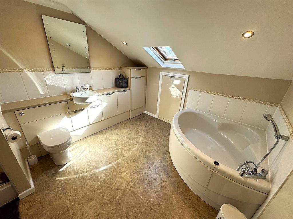 Thumbnail image1 (3).jpg