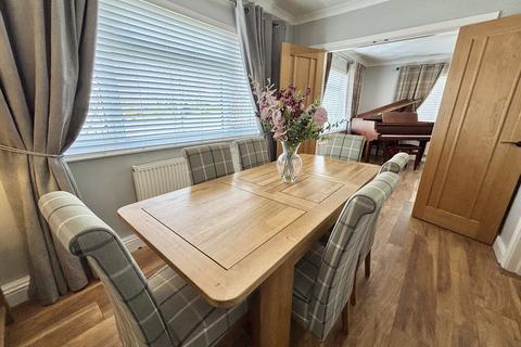 1 Gelli Geiros, Gellinudd, Swansea, SA8 3DZ